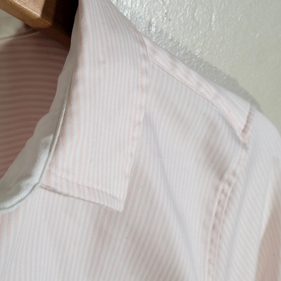 Untuckit Clara Front Tie Button-Down Shirt - Picture 6 of 7